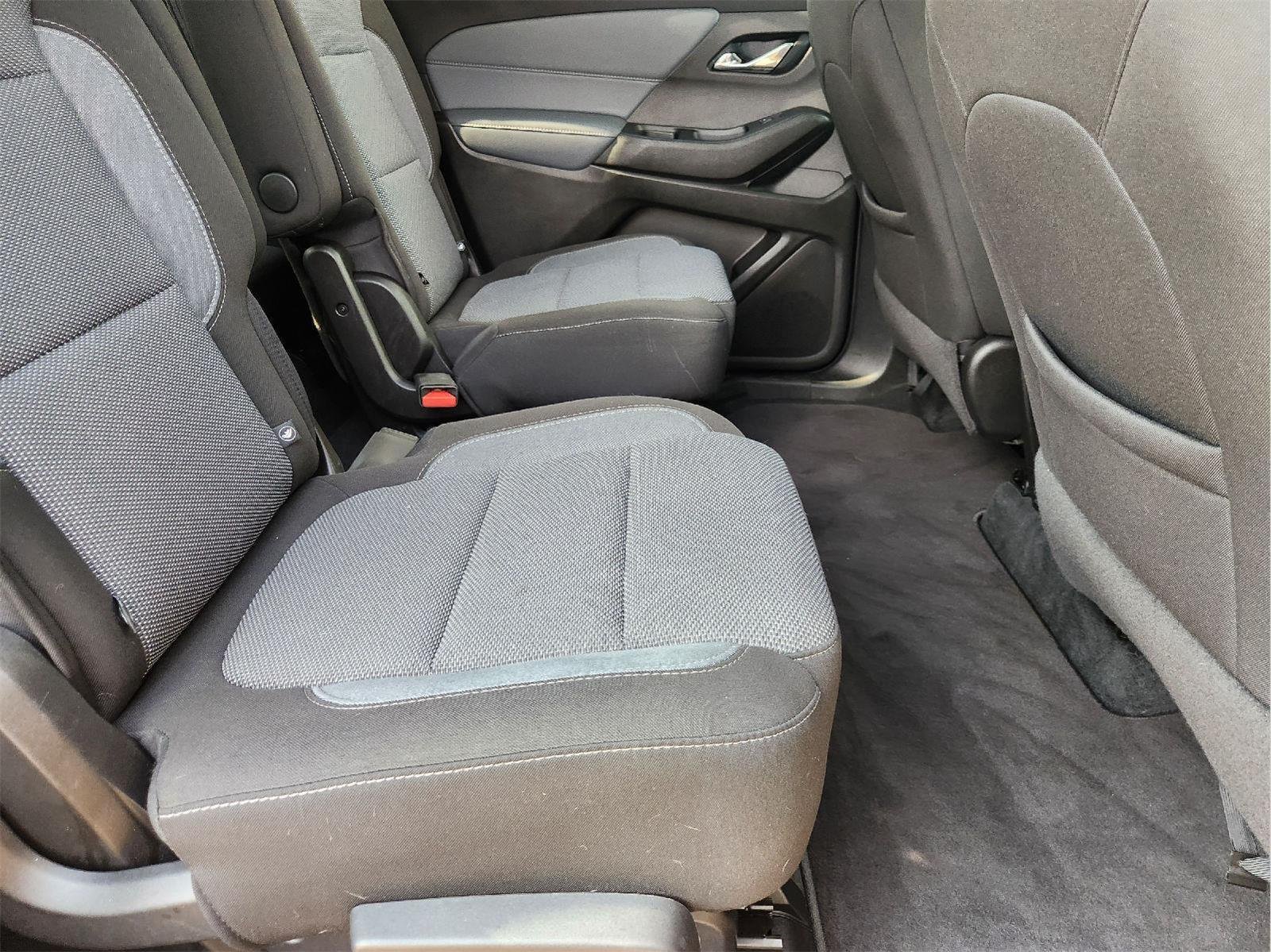 Certified 2021 Chevrolet Traverse LT FWD image 31