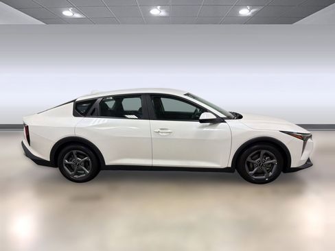 Used 2025 Kia K4 FWD image 7
