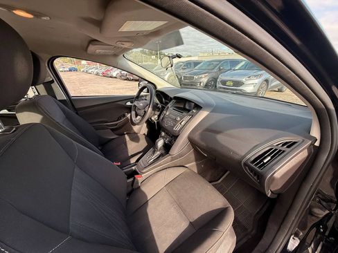 Used 2017 Ford Focus SE FWD image 18