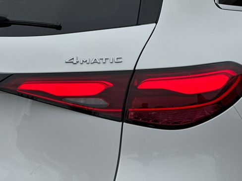 Certified 2025 Mercedes-Benz GLC 300 4MATIC image 27