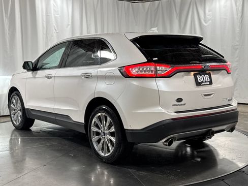 Used 2018 Ford Edge Titanium w/ Equipment Group 302A AWD/4WD image 9