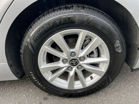 Used 2025 Toyota Camry LE image 29