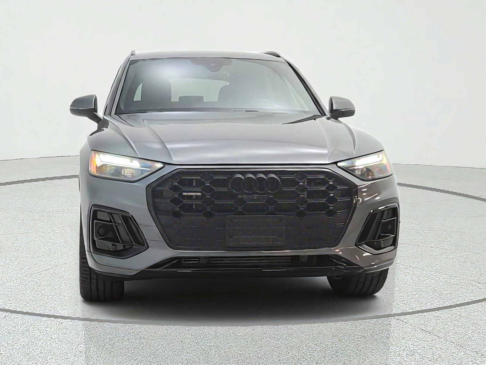 Used 2024 Audi Q5 e Premium Plus w/ Premium Plus Package AWD/4WD image 2