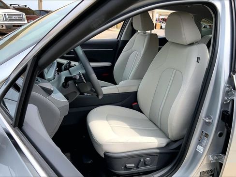 Used 2025 Hyundai Sonata SEL image 8