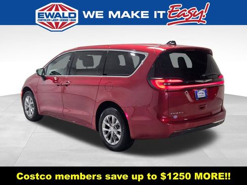 New 2026 Chrysler Pacifica Select AWD/4WD image 15
