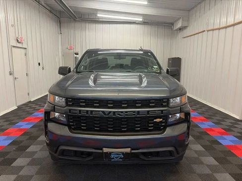 Used 2020 Chevrolet Silverado 1500 Custom w/ Custom Value Package AWD/4WD image 9