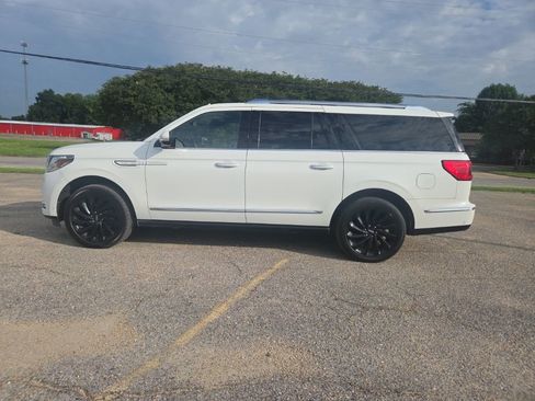 Used 2020 Lincoln Navigator L Reserve w/ Equipment Group 208A Reserve AWD/4WD image 4