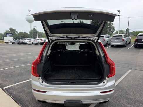 Used 2017 Volvo XC90 T6 Momentum w/ Vision Package AWD/4WD image 11
