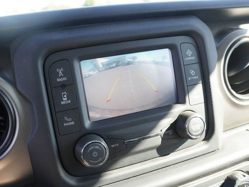 Used 2020 Jeep Wrangler Sport image 15