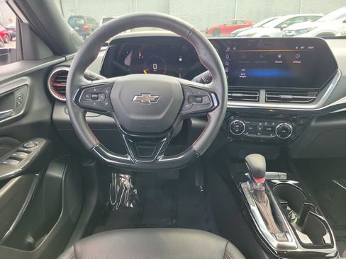 Used 2024 Chevrolet Trax RS w/ Driver Confidence Package FWD image 10