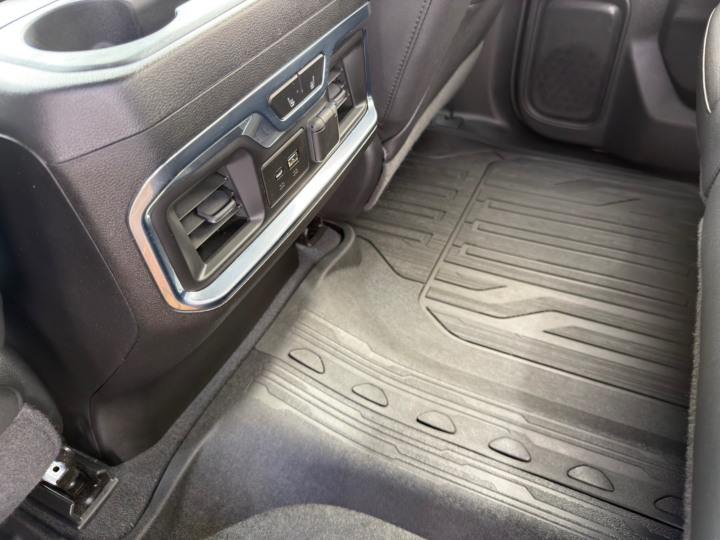 Used 2020 GMC Sierra 3500 SLT w/ SLT Premium Plus Package AWD/4WD image 31