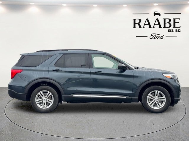 Used 2024 Ford Explorer XLT w/ Equipment Group 202A AWD/4WD image 8