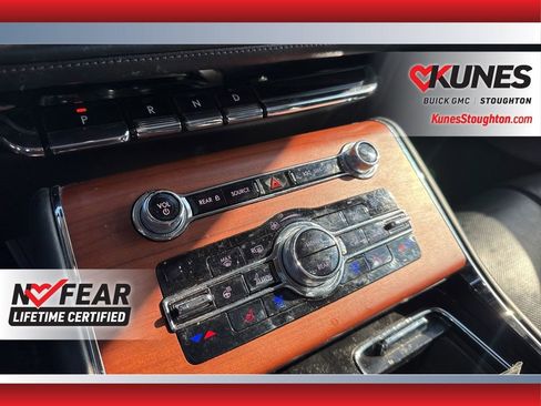 Used 2020 Lincoln Aviator Reserve w/ Equipment Group 202A image 35