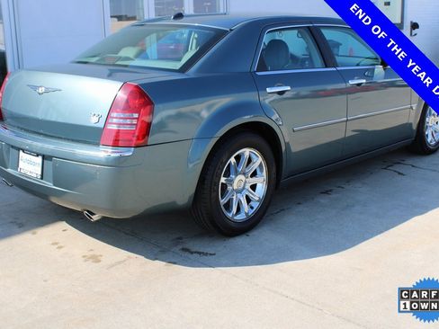 Used 2005 Chrysler 300 C w/ Navigation & Sound Group II image 6