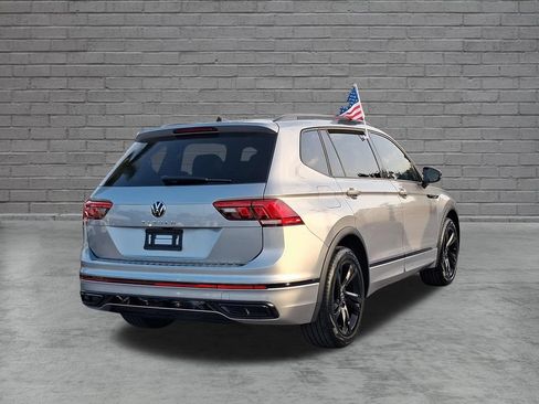 Used 2024 Volkswagen Tiguan SE R-Line FWD image 10
