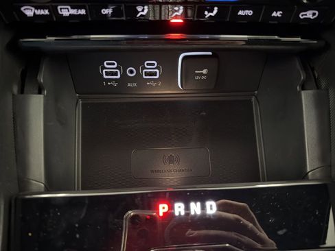 New 2025 Jeep Grand Cherokee Laredo X w/ Luxury Tech Group I AWD/4WD image 16