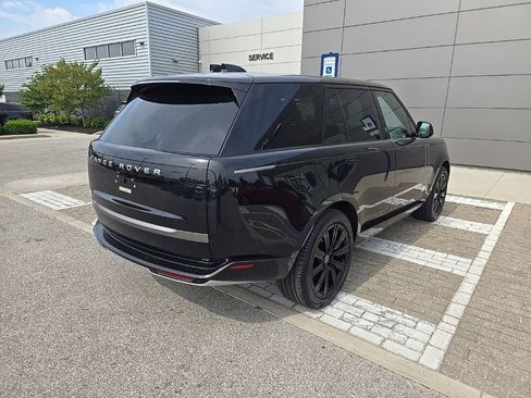 Used 2025 Land Rover Range Rover SE AWD/4WD image 5