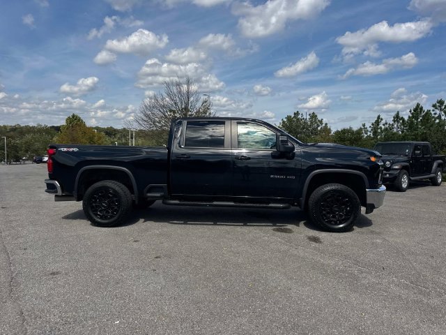 Used 2022 Chevrolet Silverado 2500 LT w/ Convenience Package AWD/4WD image 4