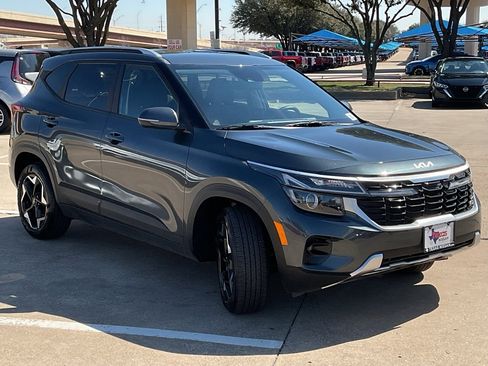 Used 2025 Kia Seltos S image 4