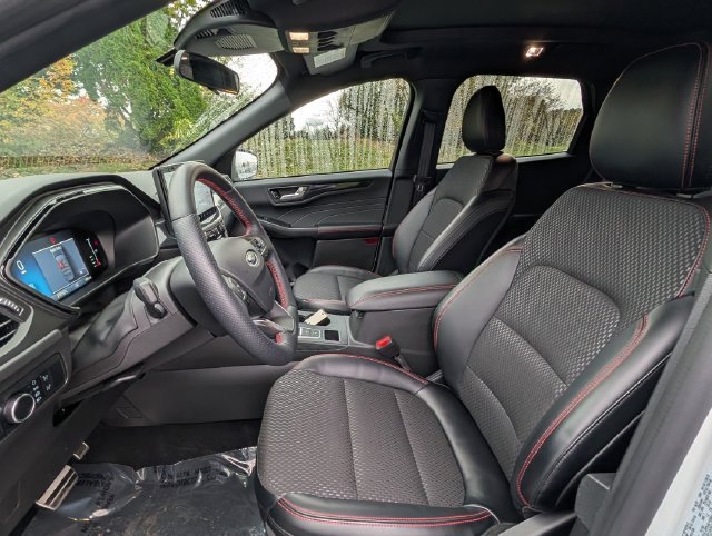 Used 2024 Ford Escape ST-Line w/ Tech Pack #1 AWD/4WD image 10