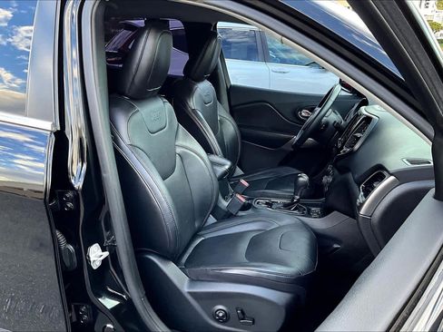 Used 2019 Jeep Cherokee Limited image 8