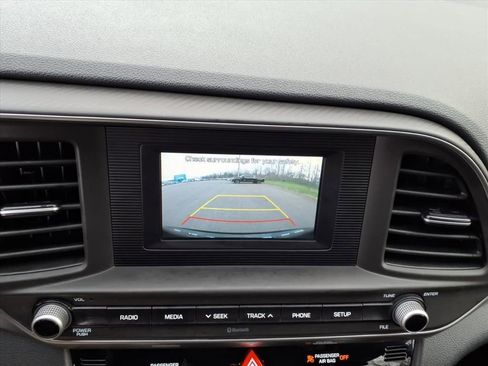 Used 2020 Hyundai Elantra SE w/ Cargo Package (C1) image 25