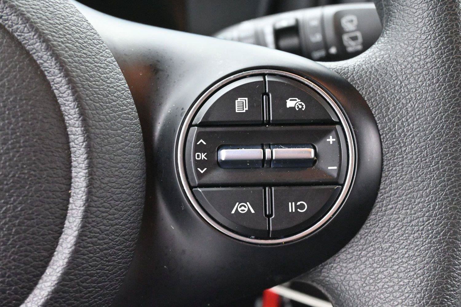 Used 2025 Kia Soul LX FWD image 17