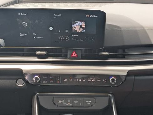 Certified 2026 Kia Carnival SX w/ SX Dark Edition Package FWD image 19