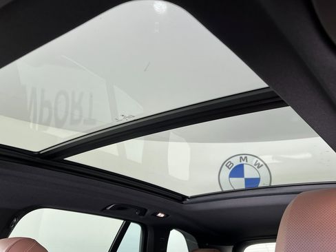 Used 2024 BMW X5 xDrive40i w/ Parking Assistance Package image 31