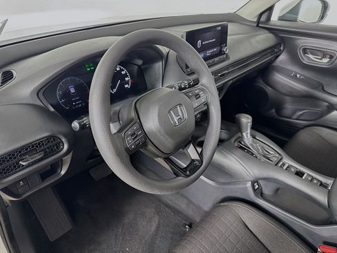 Used 2023 Honda HR-V LX image 8