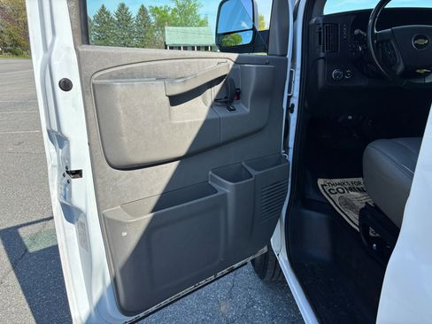 Used 2021 Chevrolet Express 2500 Extended w/ Driver Convenience Package image 25