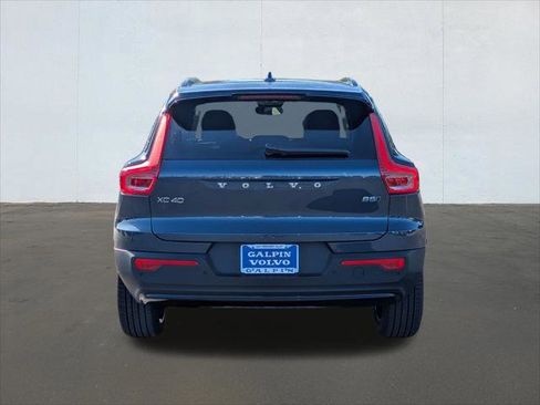 New 2026 Volvo XC40 B5 Ultra w/ Climate Package AWD/4WD image 5