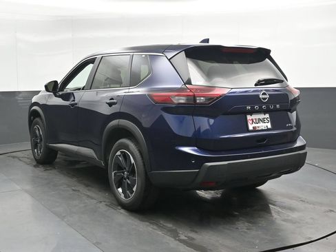 Used 2025 Nissan Rogue SV AWD/4WD image 11