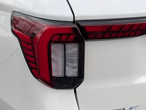 New 2026 Ford Explorer Active w/ Active Comfort Package image 12