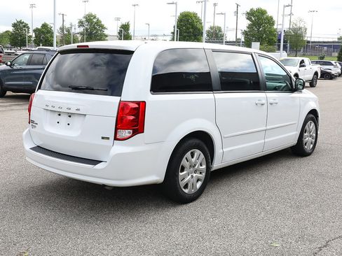 Used 2017 Dodge Grand Caravan SE FWD image 6