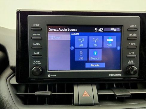 Used 2020 Toyota RAV4 XLE AWD/4WD image 18