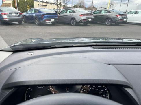 Used 2025 Nissan Sentra SV image 32