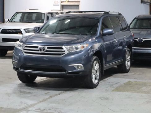 Used 2013 Toyota Highlander Limited image 32