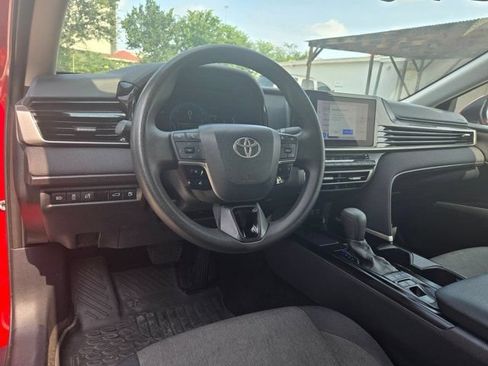 Used 2025 Toyota Camry LE FWD image 15