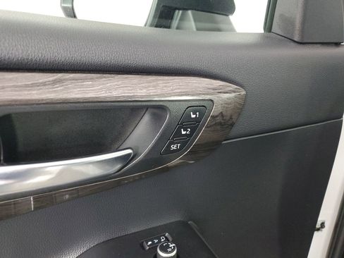 Used 2023 Toyota Highlander Limited FWD image 32