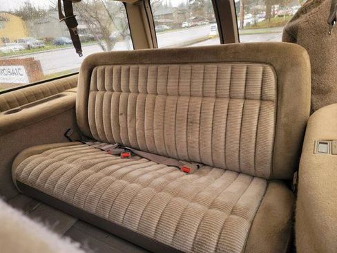 Used 1993 Chevrolet Suburban 2500 image 15