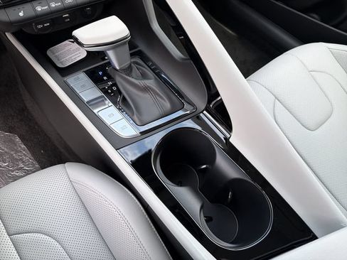 New 2026 Hyundai Elantra Limited FWD image 29