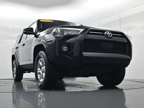 Used 2021 Toyota 4Runner SR5 Premium w/ Moonroof Package AWD/4WD image 49