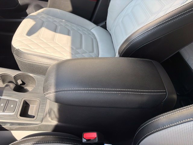 Certified 2023 Ford Escape Platinum w/ Premium Technology Package AWD/4WD image 35