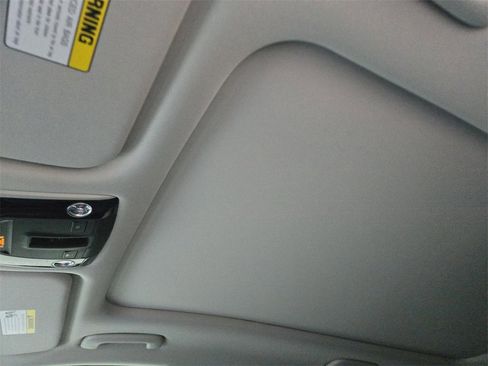 New 2026 Kia Sorento S image 18