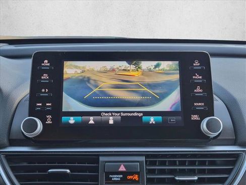 Used 2018 Honda Accord Touring image 14
