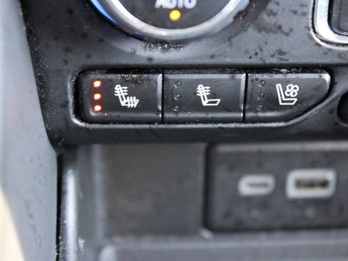 Used 2023 Chevrolet Suburban Premier image 48