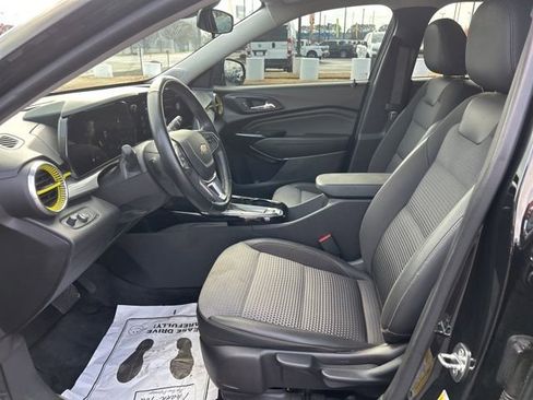 Used 2024 Chevrolet Trax LT w/ Driver Confidence Package image 15