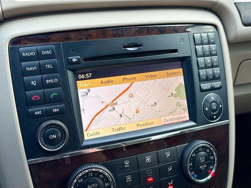 Used 2012 Mercedes-Benz R 350 4MATIC image 13