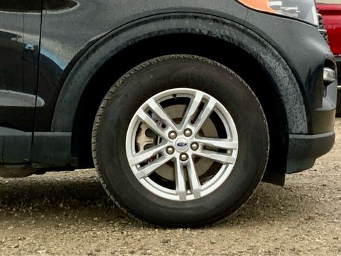 Used 2023 Ford Explorer XLT w/ Equipment Group 202A image 17